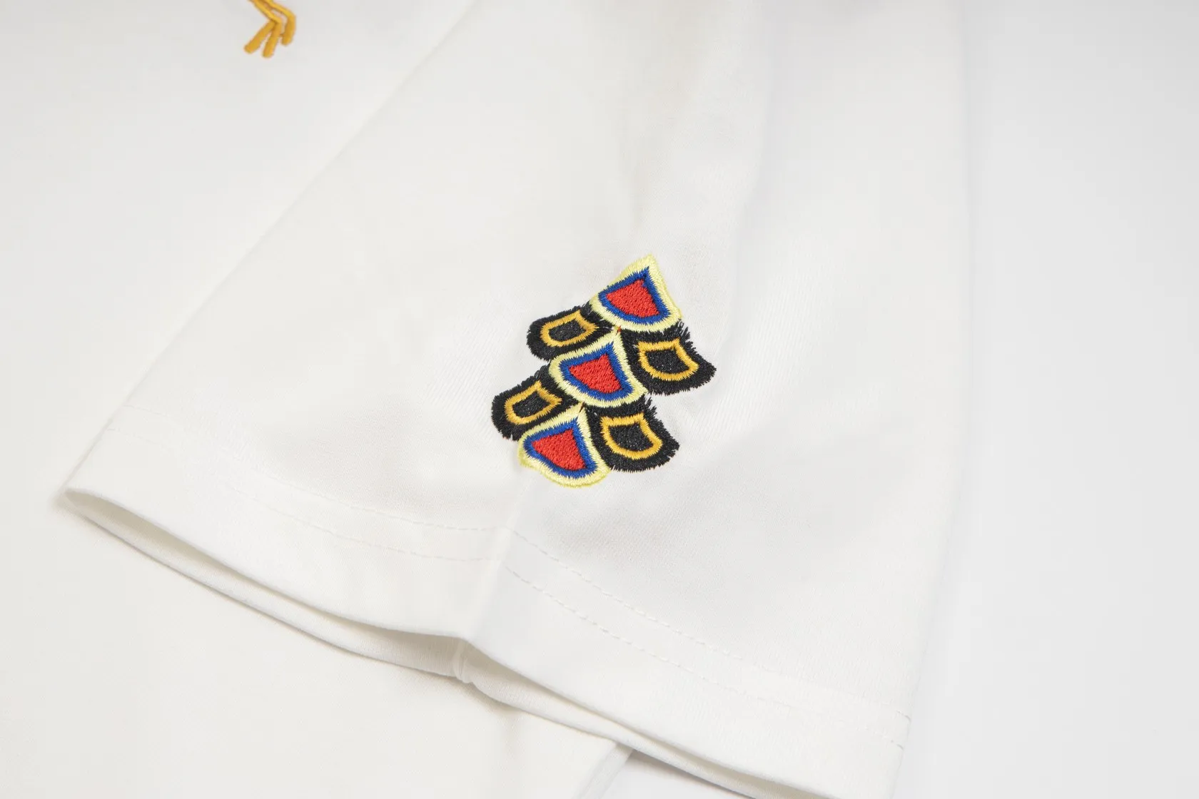 [ Ayc Teryx ] 2024 FW T LOGO Premium 32s Same Style ：Black White Size：XS S M L